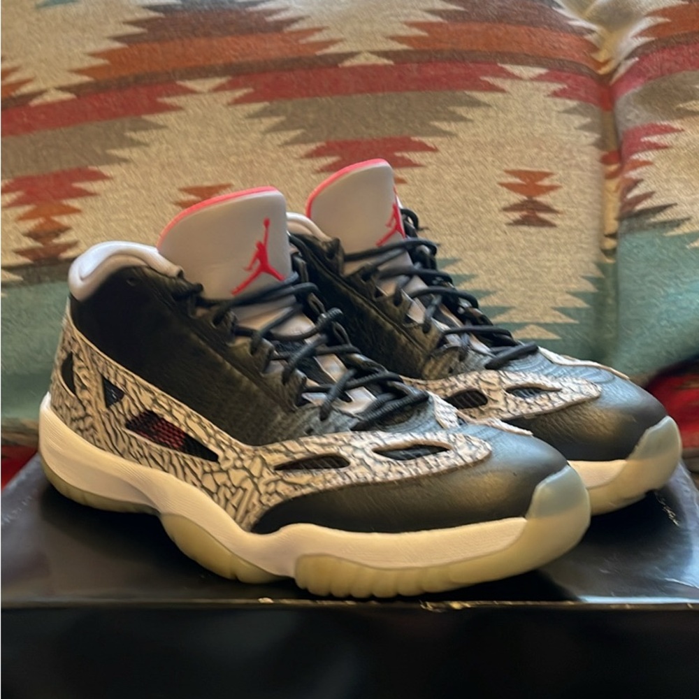 Jordan 11 XI low ie. great shape